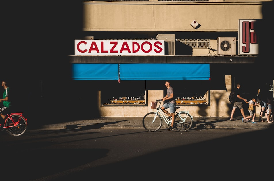 Understanding E-commerce Trends